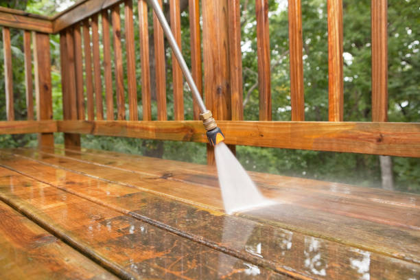 Why Choose Our Certified Pressure Washing Experts for Your Project Needs in Topanga, CA?